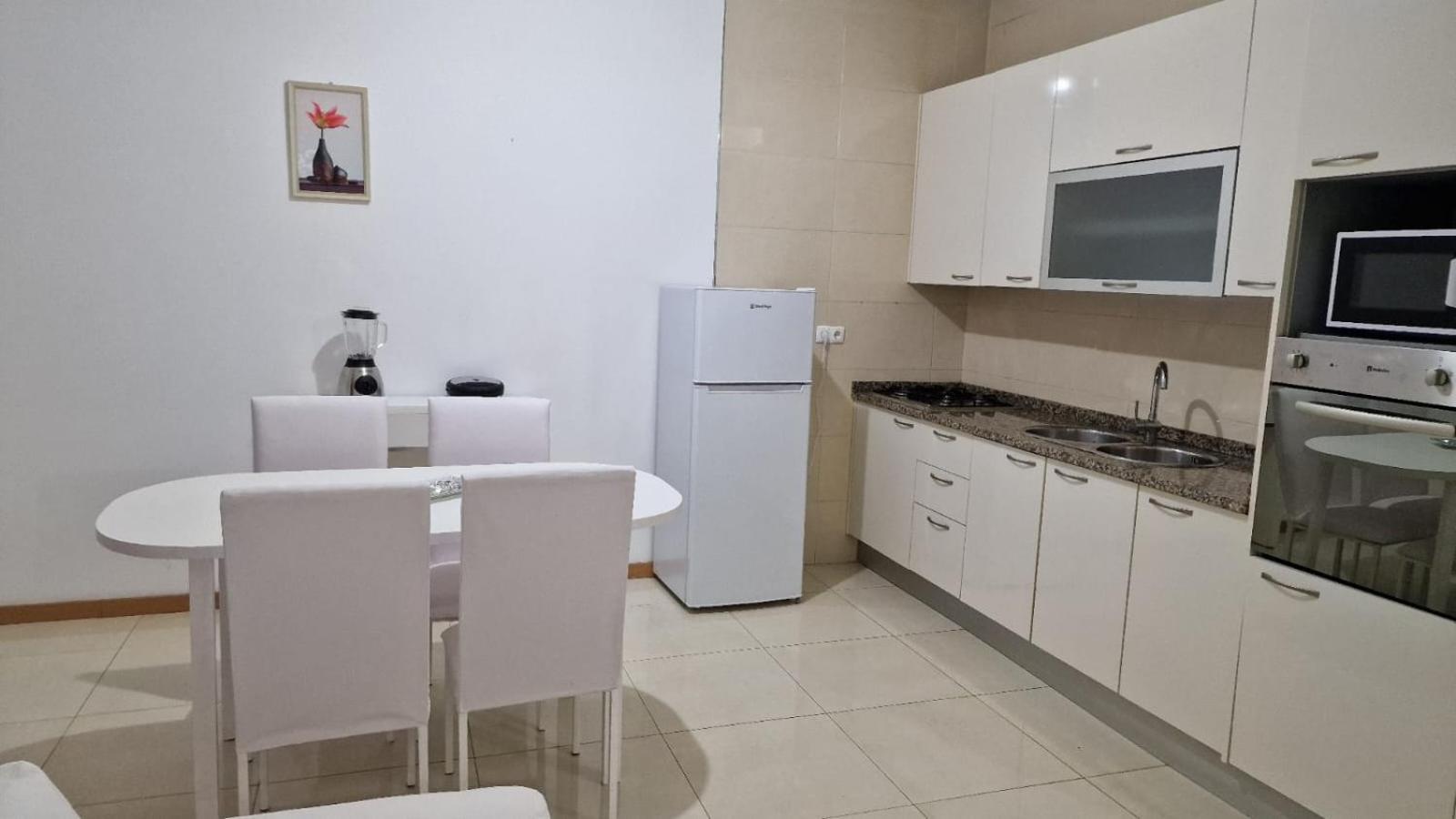 Casa De Ferias Com 2 Quartos Ou Aluguer Diaria プライア エクステリア 写真