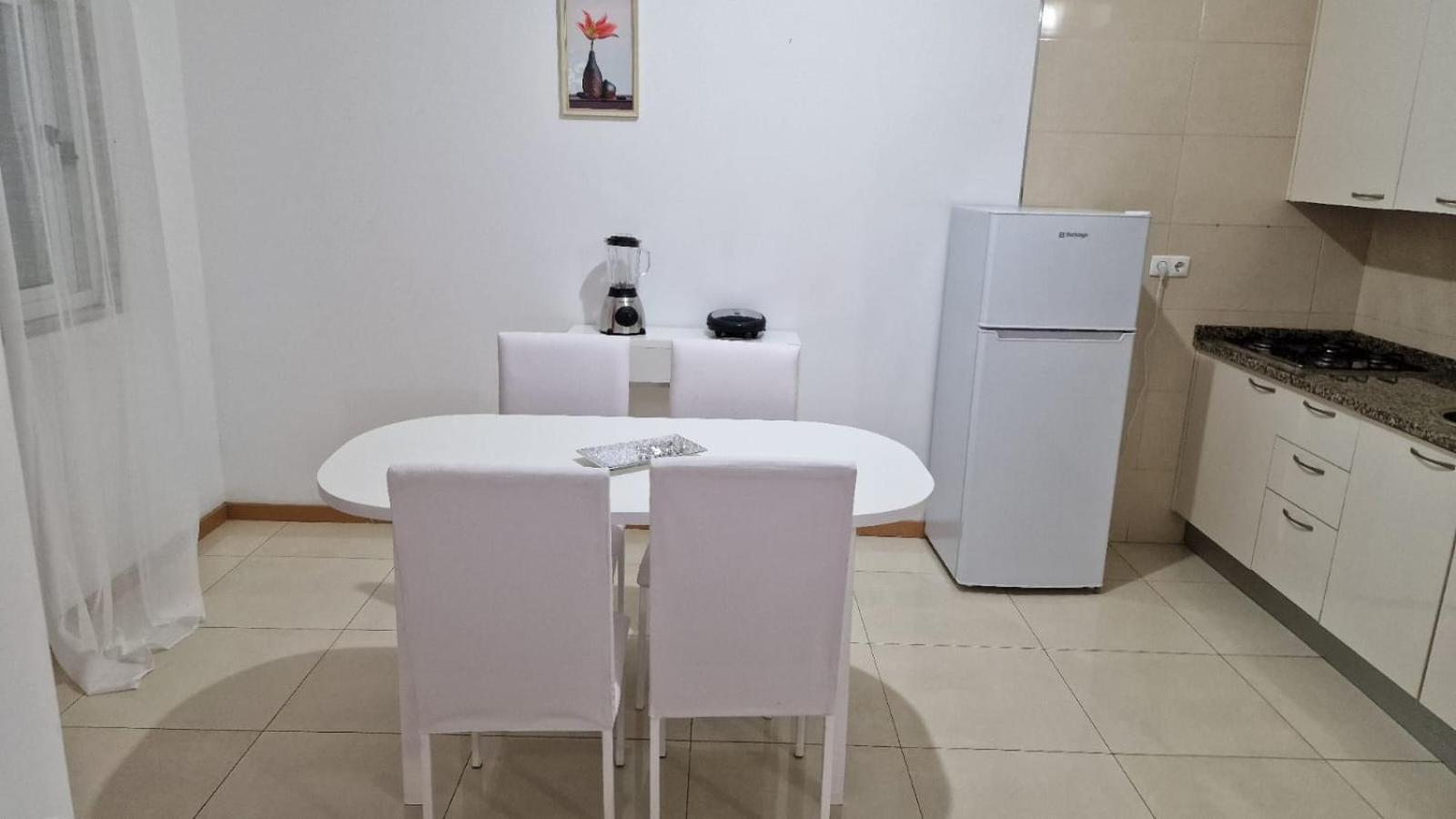 Casa De Ferias Com 2 Quartos Ou Aluguer Diaria プライア エクステリア 写真